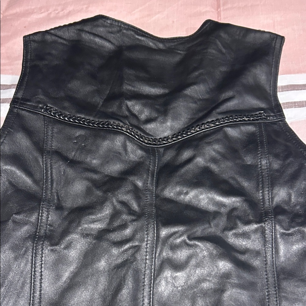 Men's Black Leather Vest - Picture 8 of 11